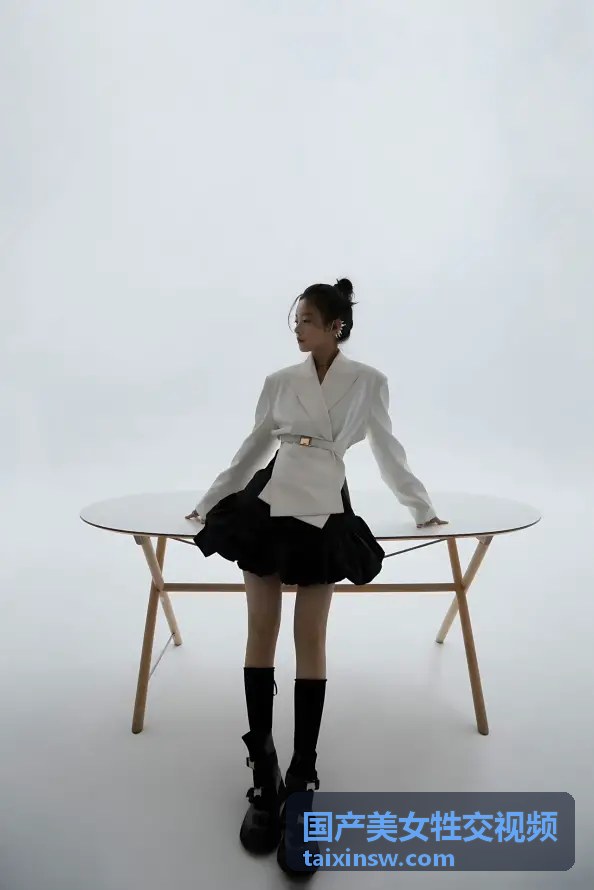 国产美女牲交视频精彩瞬间预览三